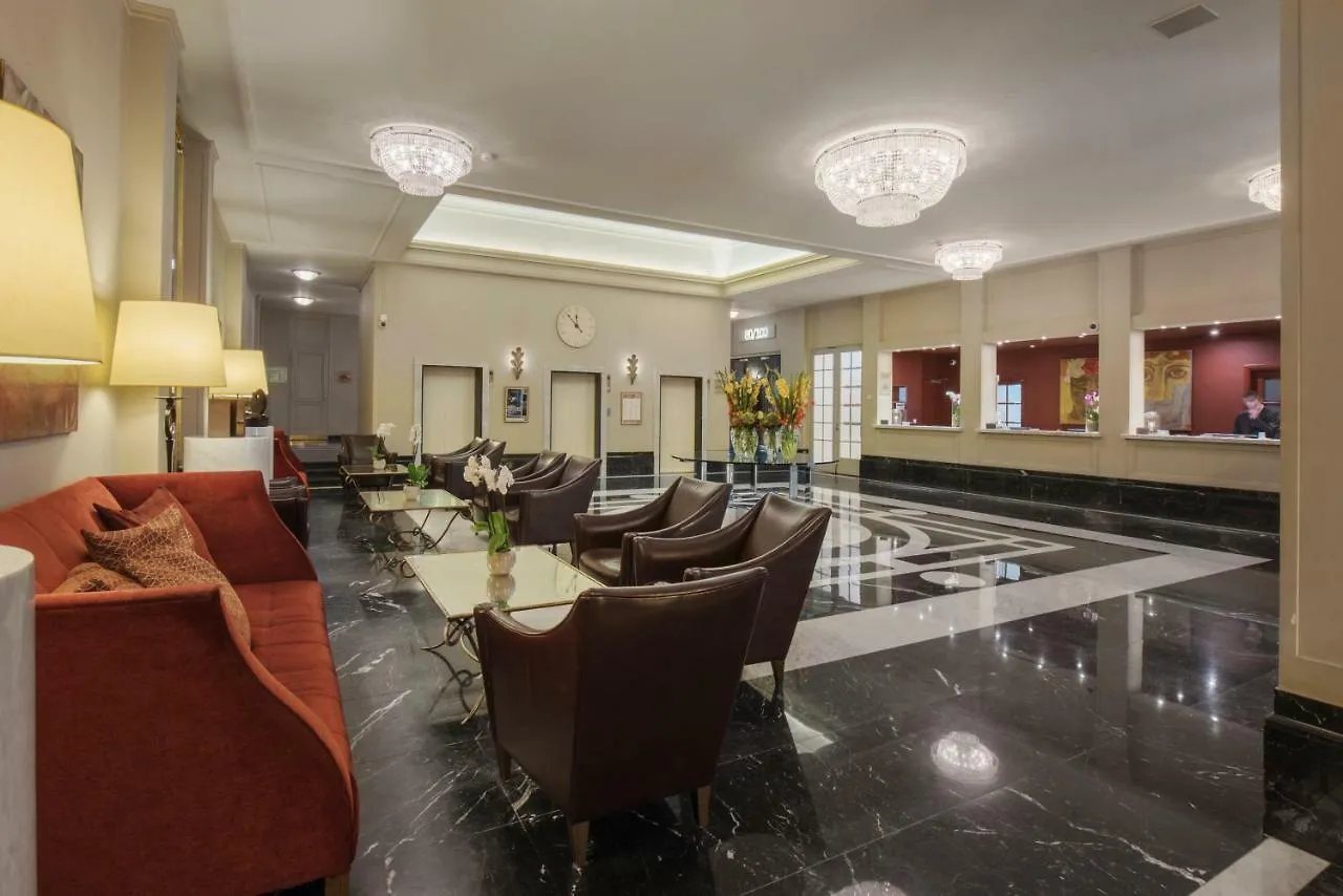 סנט פטרסבורג Angleterre Hotel